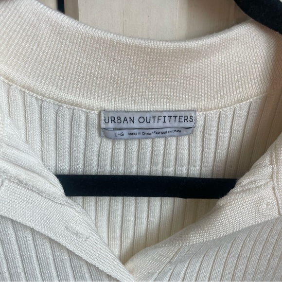 Cropped Collared Sweater - Picture 7 of 10